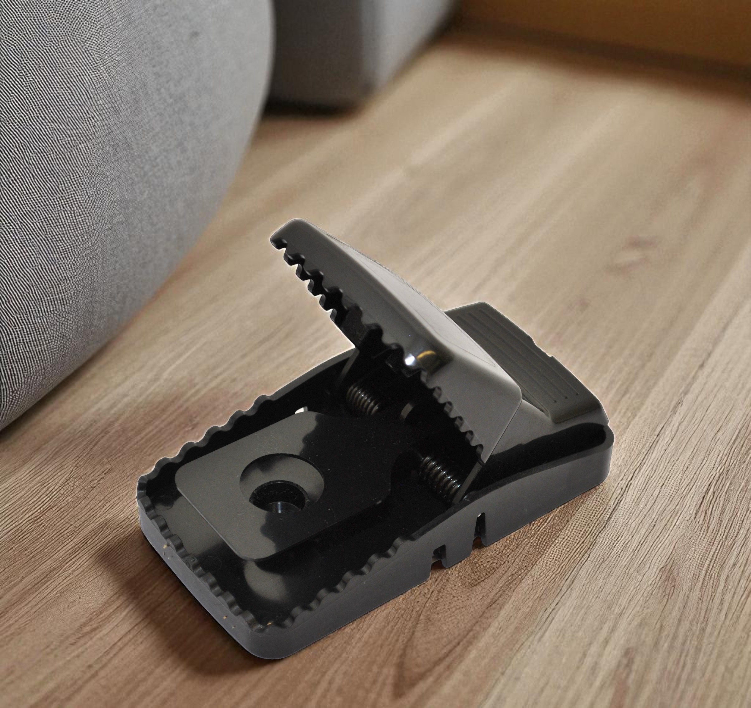 The Crocodile Rat Trap - Serrated Strike Bar